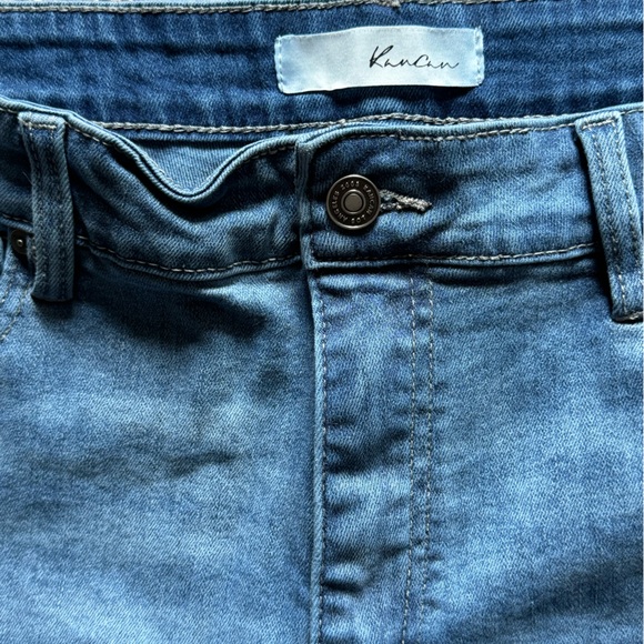 KanCan size 32 lightly distressed capri blue jeans - Picture 3 of 4
